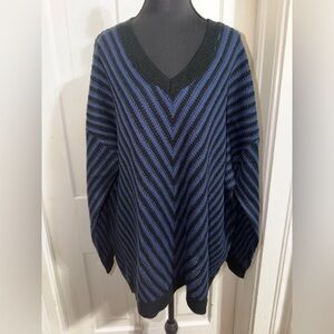 Women's‎ plus size 18 BloomChic V-Neck Sweater - Black and Blue